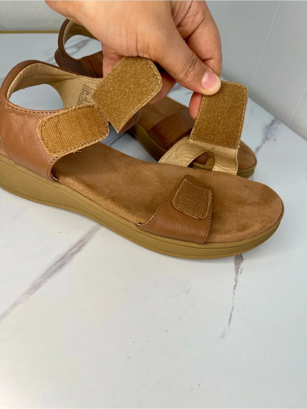 Lands' End Women's Brown Leather Adjustable Strap Sandals cushioned footbed Sz 9